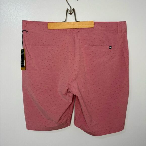 NEW Travis Mathew Men's Heather Red Flat Front Shorts | 40 - Picture 3 of 7